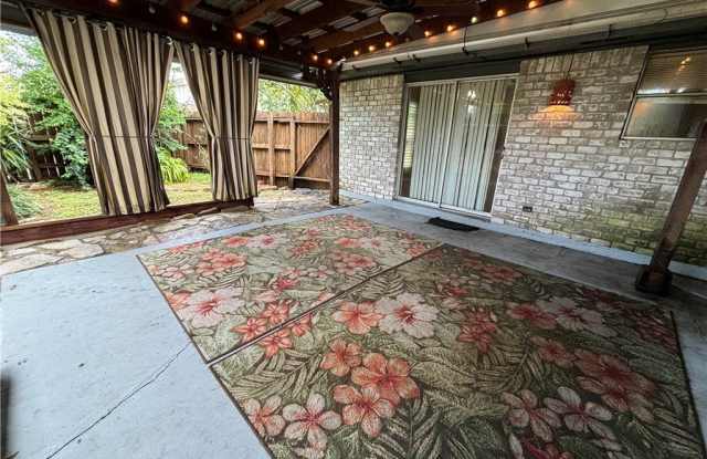 1801 Live Oak Drive Gallery 3