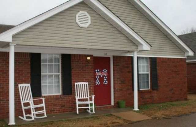 3 bed 3 bath house! Water and Internet included!! photos photos