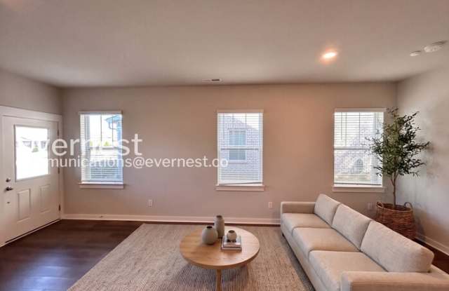 2283 Hospitality Lane Gallery 3
