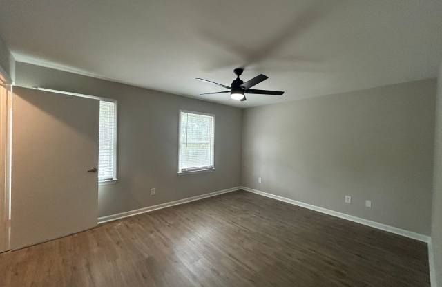 Spacious Auburn Townhome in Prime Location Gallery 4