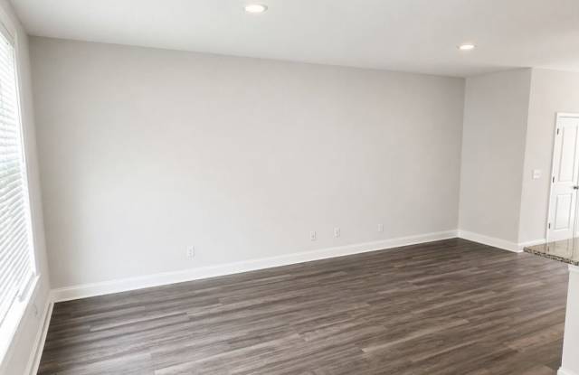 373 Oakwood Drive Northwest Gallery 4