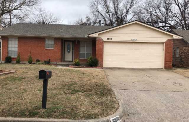 3 bedrooms, 2 baths with a 2 car garage for rent near NE 10th between Midwest Blvd and Douglas Blvd in Midwest City! photos photos