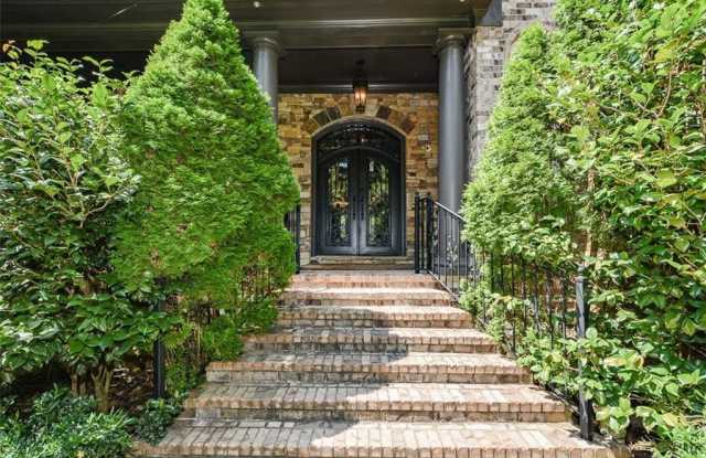 2210 Spalding Drive Gallery 4