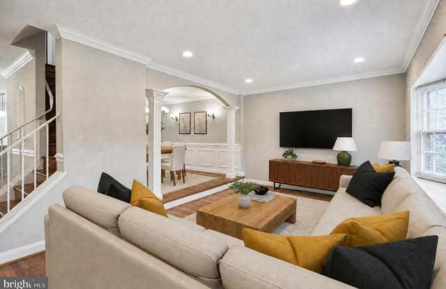 8251 CLIFTON FARM Court Gallery 4