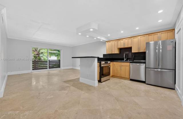 7477 SW 82nd St photos photos