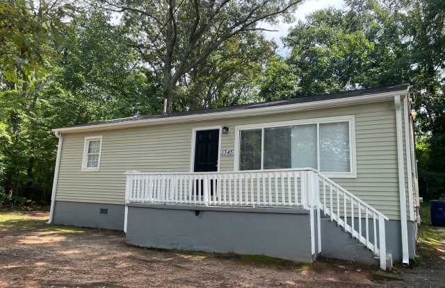 1343 WENTWORTH ROAD - 1343 Wentworth Road, Winston-Salem, NC 27105