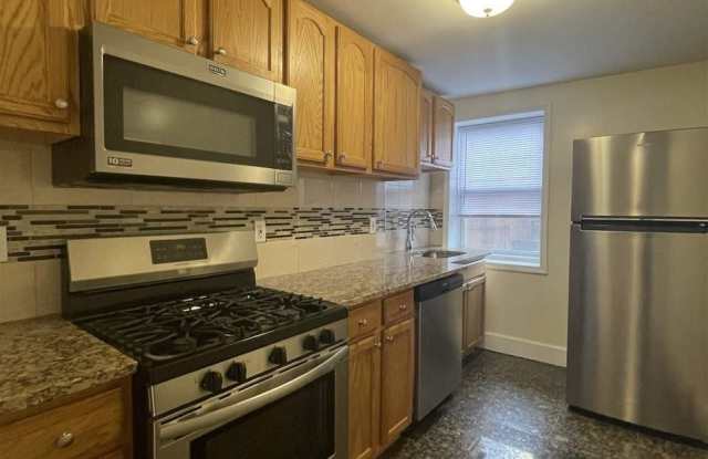 204 CHRISTOPHER COLUMBUS DR - 204 Christopher Columbus Drive, Jersey City, NJ 07302