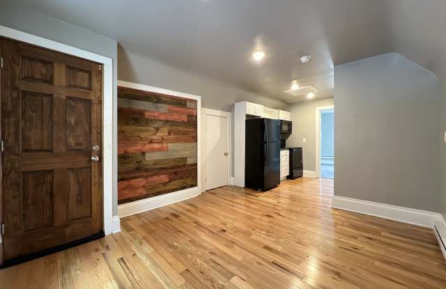 721 Bluff Street - 4 photos photos 721 Bluff Street - 4 photos photos