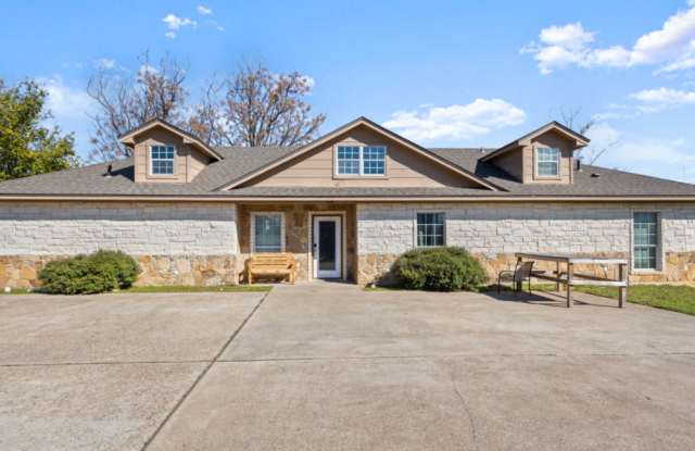 5 bed 4 bath near campus! photos photos