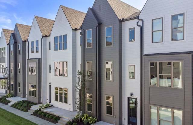 BEAUTIFUL 3 BED 3.5 BATH TOWNHOME photos photos