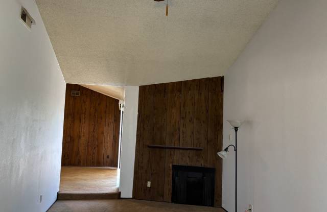 Around the Corner from American River College/ $200.00 bonus off first months rent Gallery 2