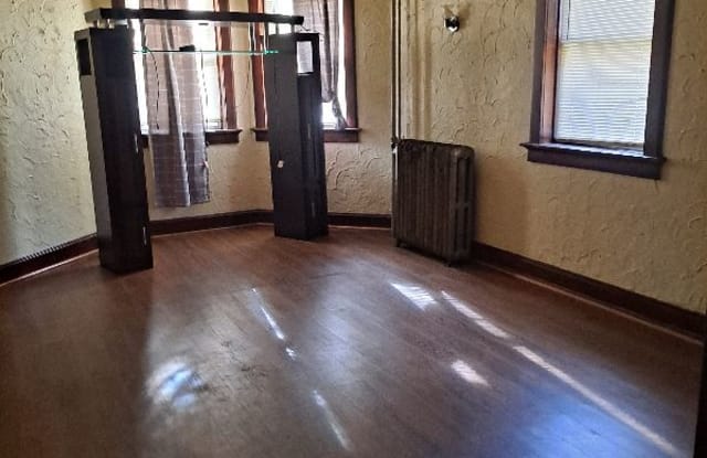 2936 W Kilbourn ave - 2936 West Kilbourn Avenue, Milwaukee, WI 53208