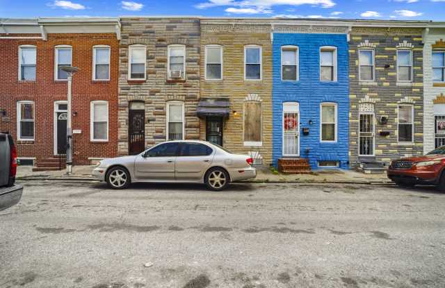 Spacious 1-Bedroom with a Den  1-Bathroom home with Modern Amenities in Pigtown! photos photos