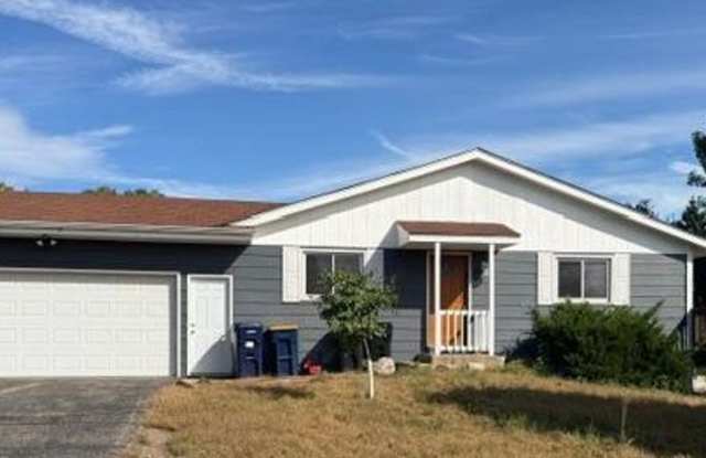 4 bedroom 2 bath house Gallery 1