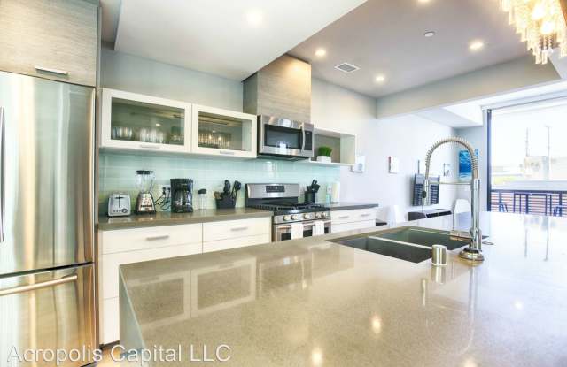 3015 Carleton St - 3015 Carleton Street, San Diego, CA 92106