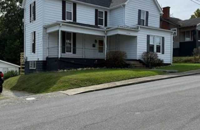 4 Bedroom 2 Bath in Bristol, TN photos photos 4 Bedroom 2 Bath in Bristol, TN photos photos