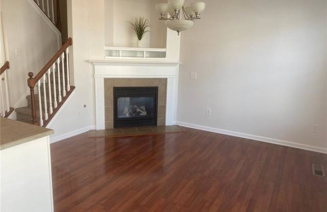 13364 Golden Gate Drive W Gallery 4