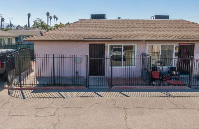 2 BR 1 BA in Hemet. Unit in a single story 4-plex. photos photos