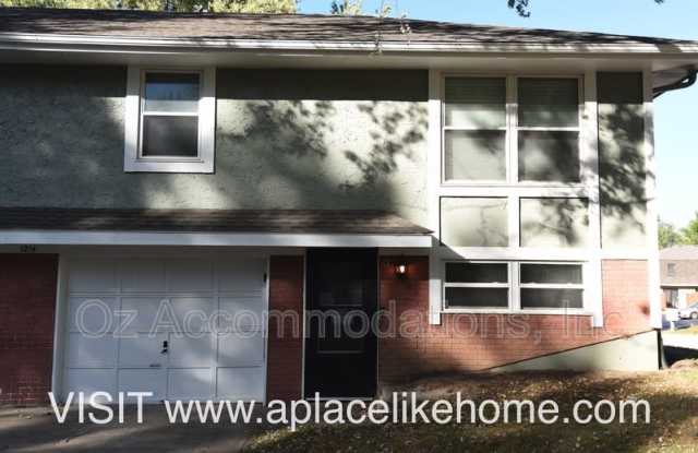 1214 SE 3rd Ter, Apt B Gallery 1