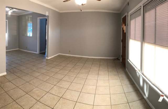 1801 Ave D - RENTAL Gallery 2