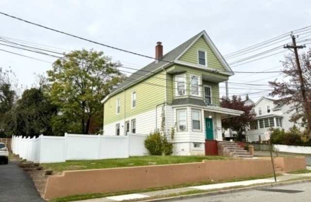 437 Morrissee Ave photos photos