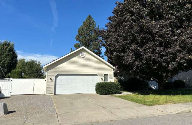 Beautiful Home in CDA ! - 3149 North 8th Street, Coeur d'Alene, ID 83815