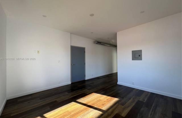 1814 SW 22nd Ave photos photos