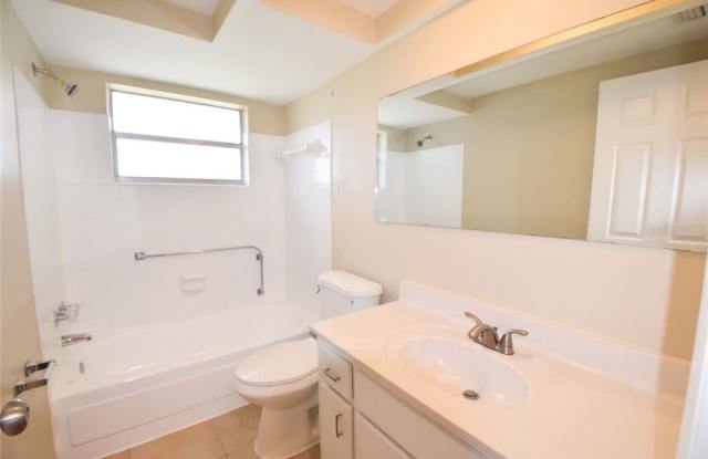 7461 LIVE OAK LANE Gallery 2