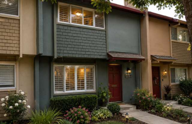 Adorable 3 Bed 1.5 Bath Covell Commons Condo ( fall Rental ) photos photos
