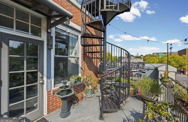 985 Ponce De Leon Avenue NE Gallery 2