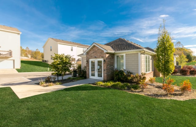 Parkway Oaks Townhomes and Duplexes Gallery 2