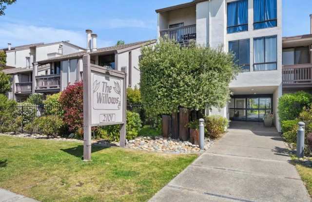 Shoreline Serenity: Modern Condo Steps from Alameda Beach photos photos
