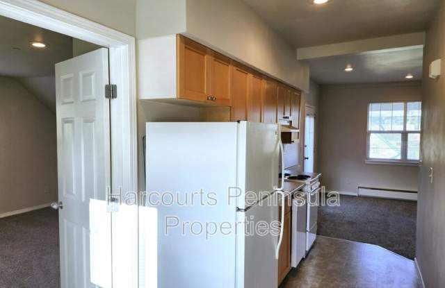 828 Broadway Avenue - 828 Broadway Avenue, Bremerton, WA 98337