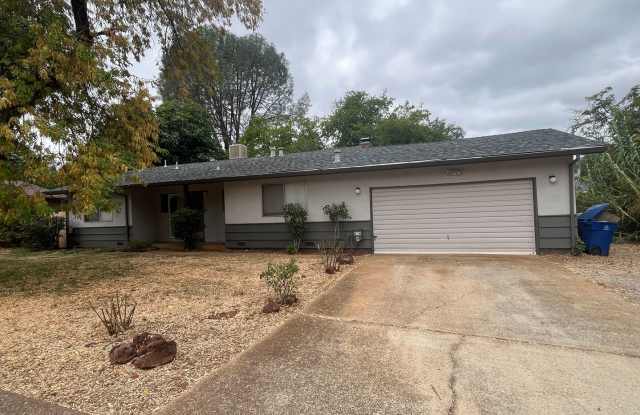 East Redding home tucked away at end of street. Gallery 1