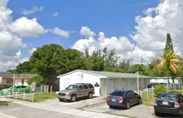 1462 NW 2nd Ave photos photos