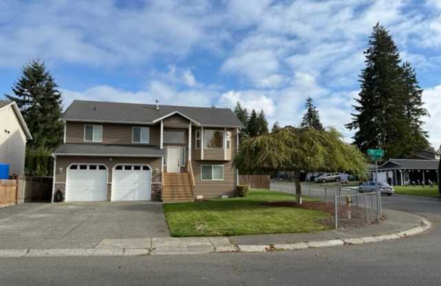 Spacious 5BD/3BTH Everett Home for Lease Near Boeing! photos photos Spacious 5BD/3BTH Everett Home for Lease Near Boeing! photos photos