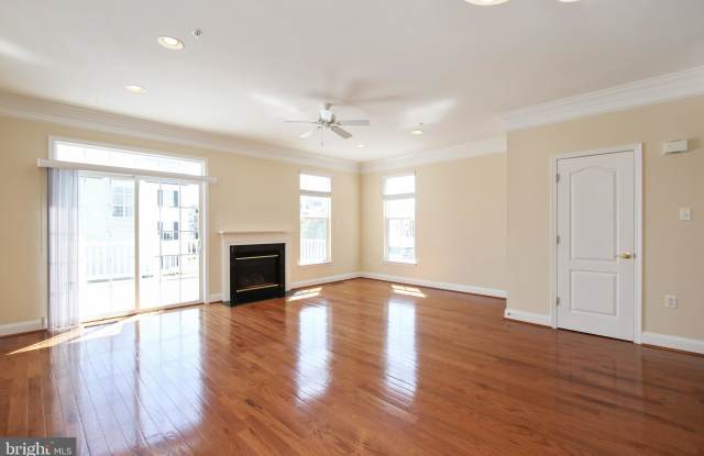 1010 VERDIGRIS WAY Gallery 4