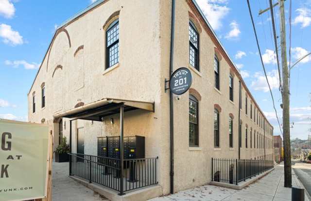 201 Leverington Avenue - 209 Gallery 4