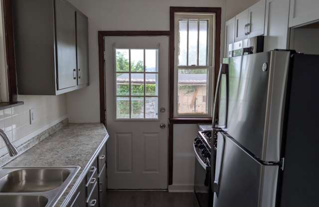 Mount Oliver - 2 BR Single Family House photos photos Mount Oliver - 2 BR Single Family House photos photos