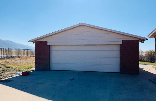 1934 E OAKRIDGE DRIVE Gallery 2