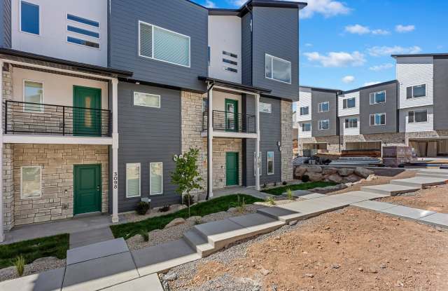 Your Next Home Awaits – 3-Bedroom Townhome in Layton! photos photos