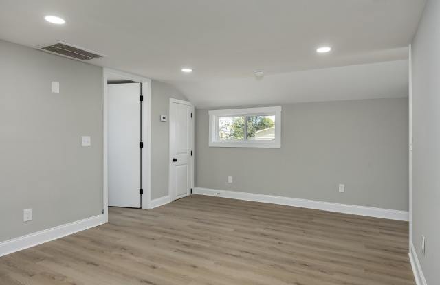 1201 East 32nd Street - 1 Gallery 4