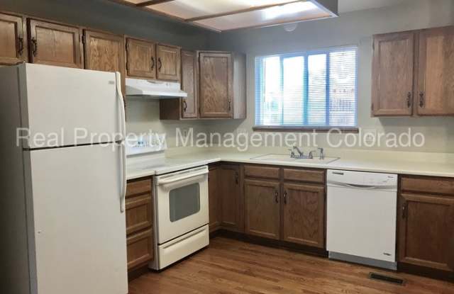 5311 East Prescott Avenue Gallery 4