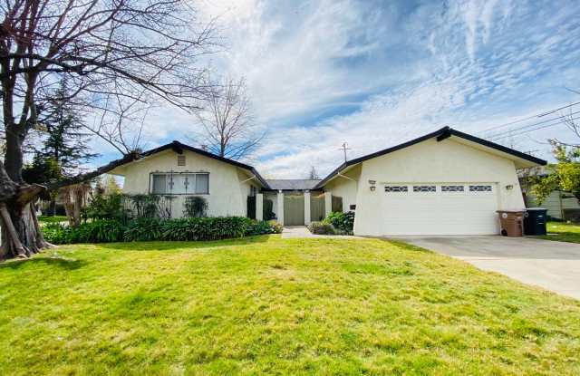 Cute Corner Lot! photos photos