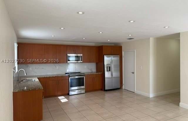 10245 SW 68th St Gallery 2