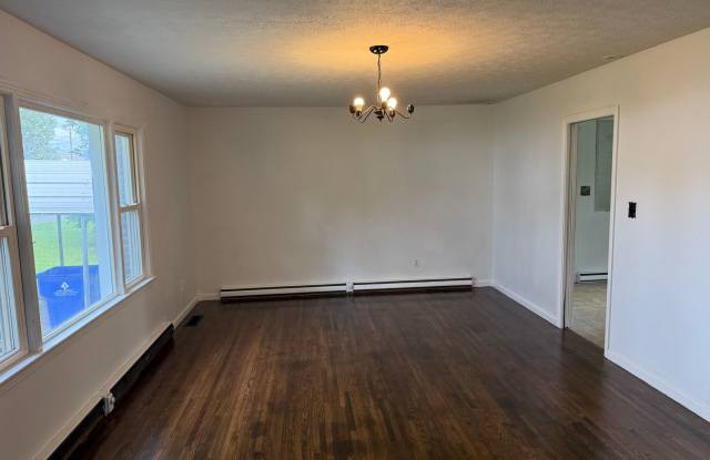 3 Bed/1.5 Bath House Gallery 3