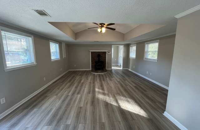 Updated Four Bedroom Home in Ogeechee Farms Gallery 3