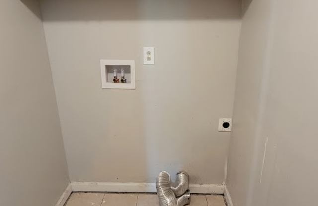 2813 Azalea Ave Gallery 4