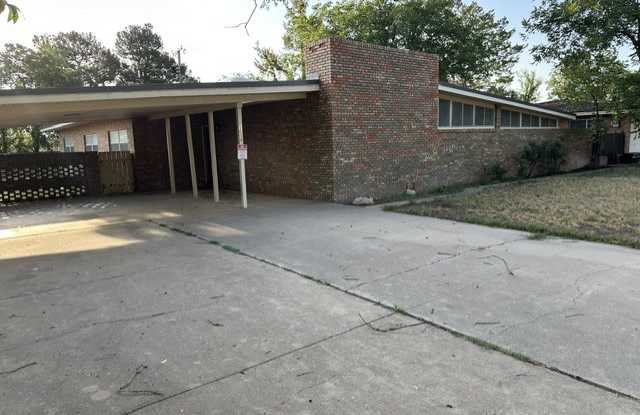 1008 Sandia Drive Gallery 1