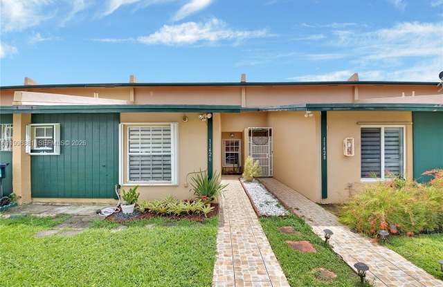 11426 NW 4th Ter photos photos